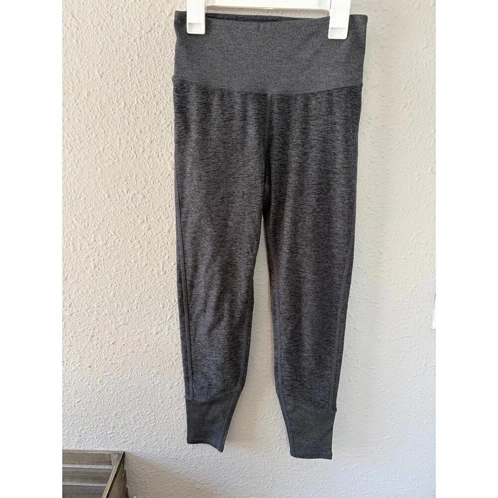Alo Yoga alosoft lounge ribbed detail 7/8 leggings grey size S. No flaws - Picture 3 of 6